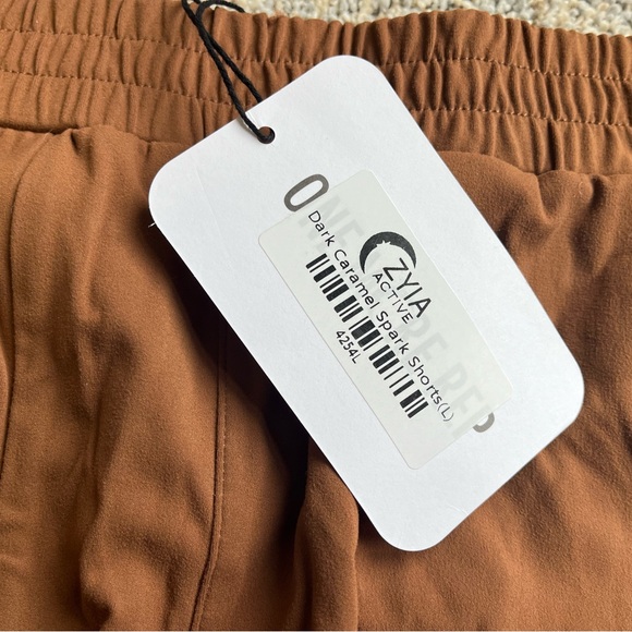 Zyia spark shorts - Picture 2 of 3